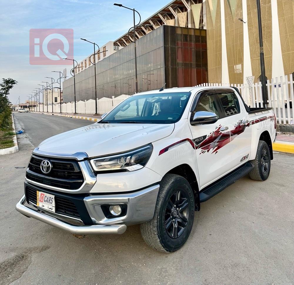 تويوتا هايلوكس